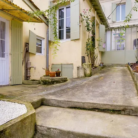 Entre Vignes Et Roses Wifi-terrasse Holiday home *